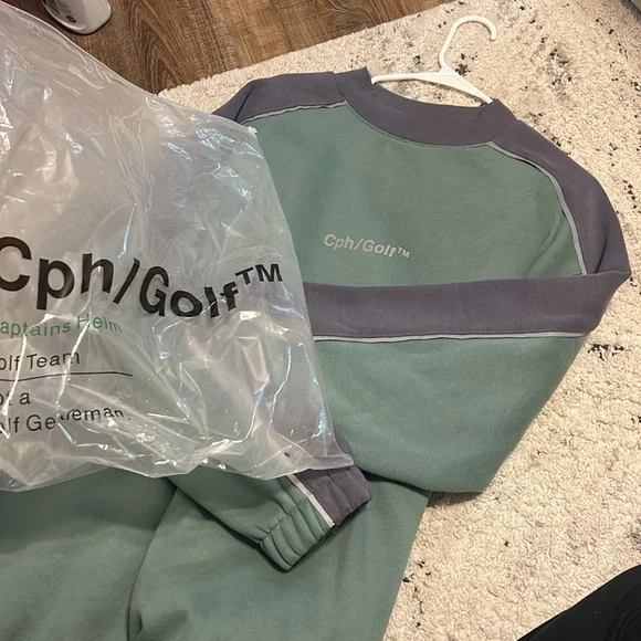 Men’s golf sweatshirt